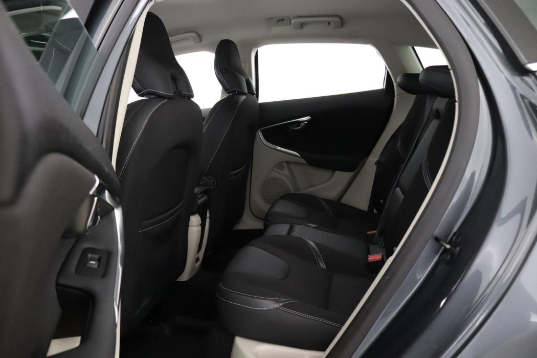 VOLVO V40 2013