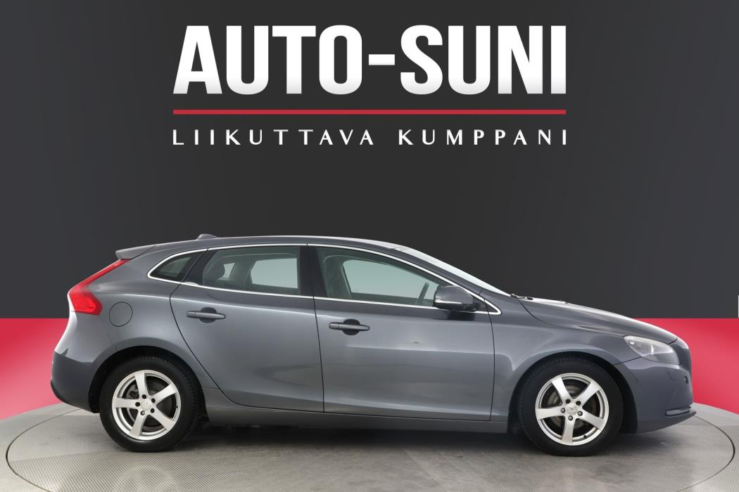 VOLVO V40 2013