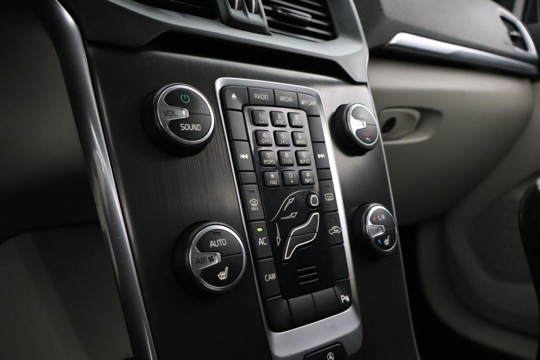 VOLVO V40 2013