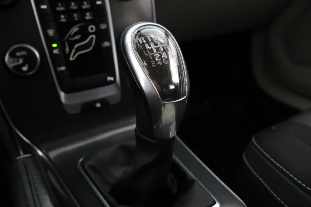 VOLVO V40 2013