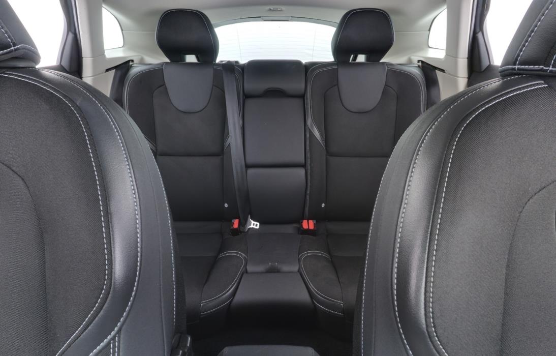 VOLVO V40 2013