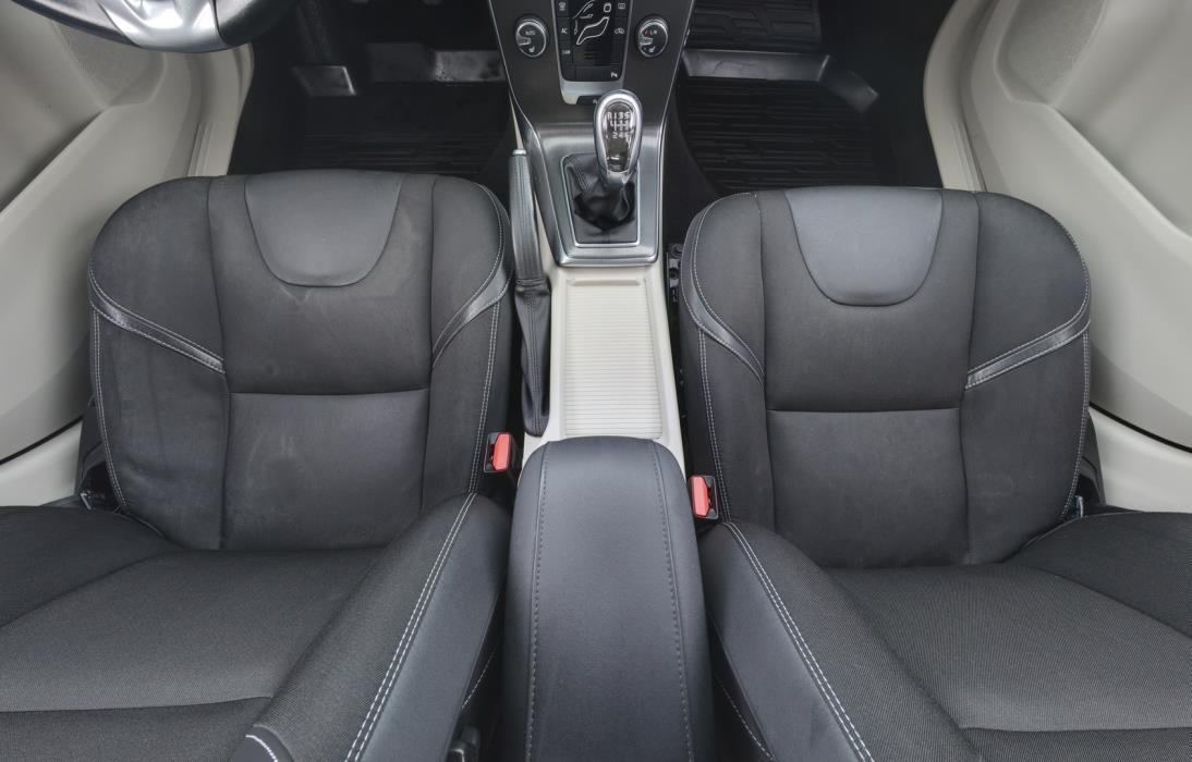 VOLVO V40 2013