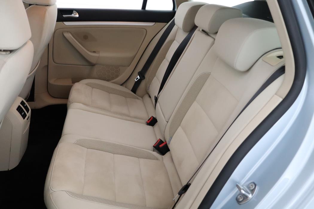 VOLKSWAGEN Golf 2011