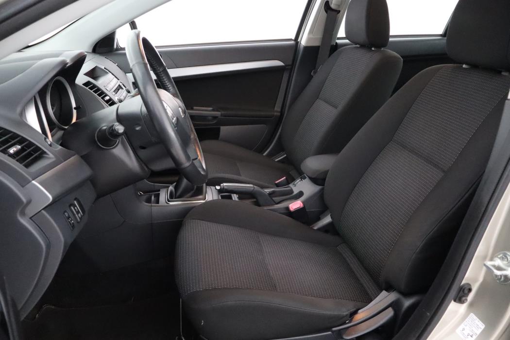 MITSUBISHI Lancer 2012