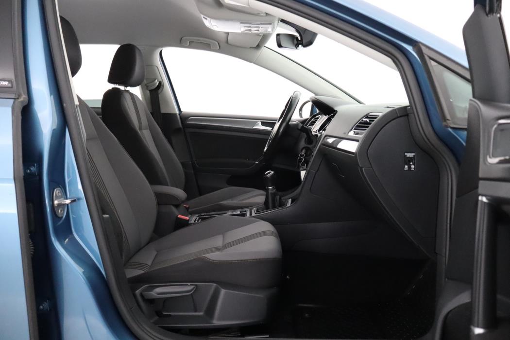 VOLKSWAGEN Golf 2017