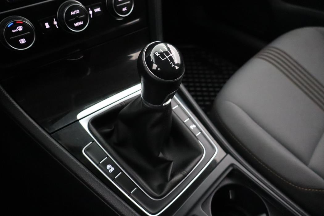 VOLKSWAGEN Golf 2017