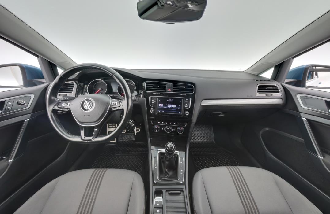 VOLKSWAGEN Golf 2017