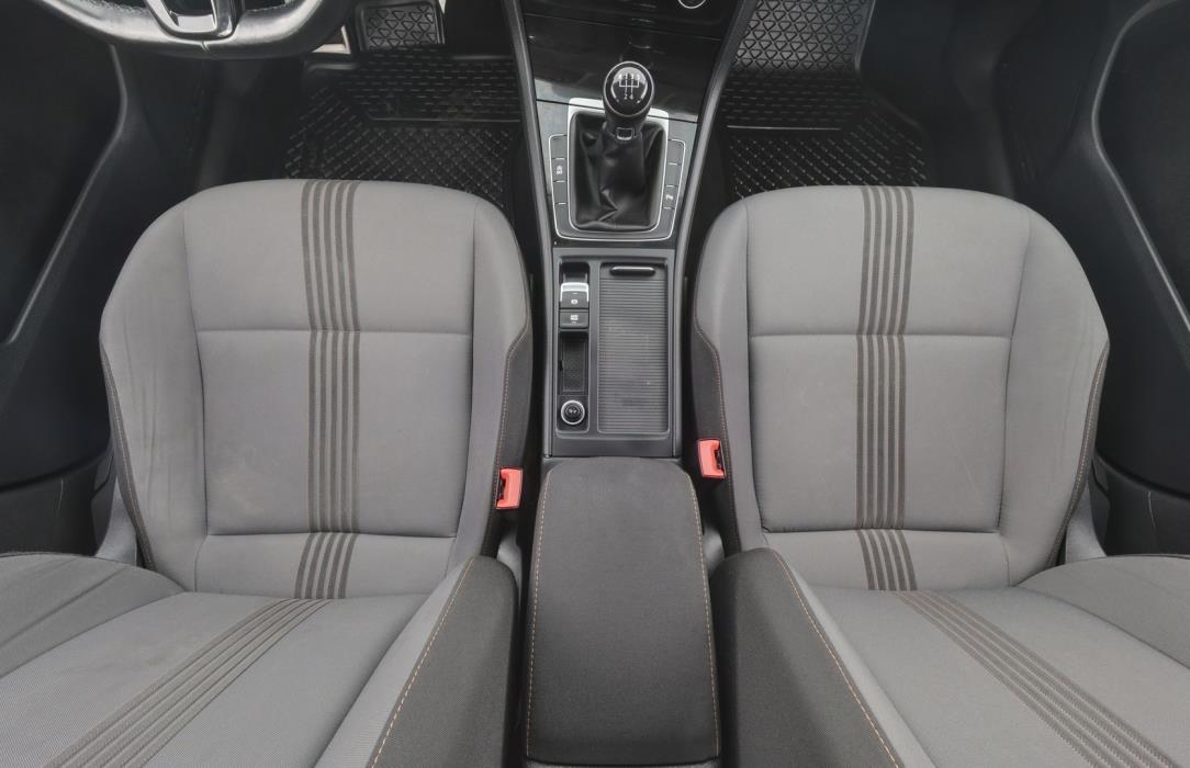 VOLKSWAGEN Golf 2017
