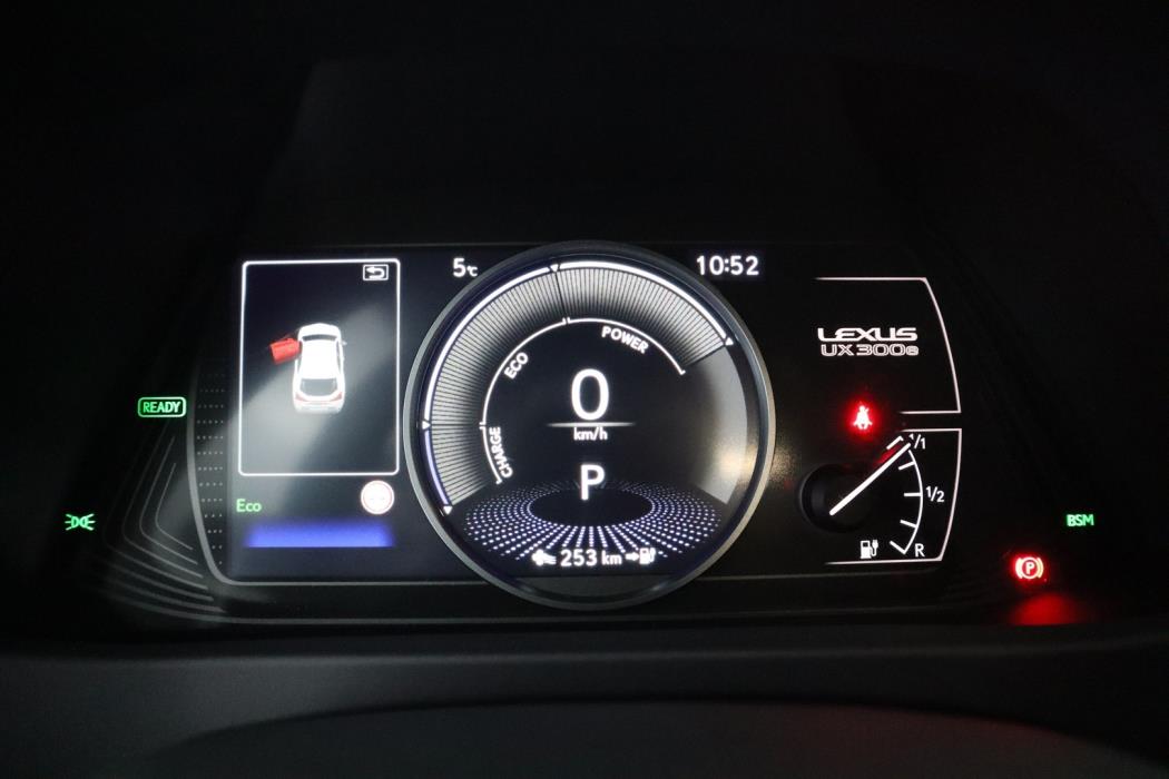 LEXUS UX 2021
