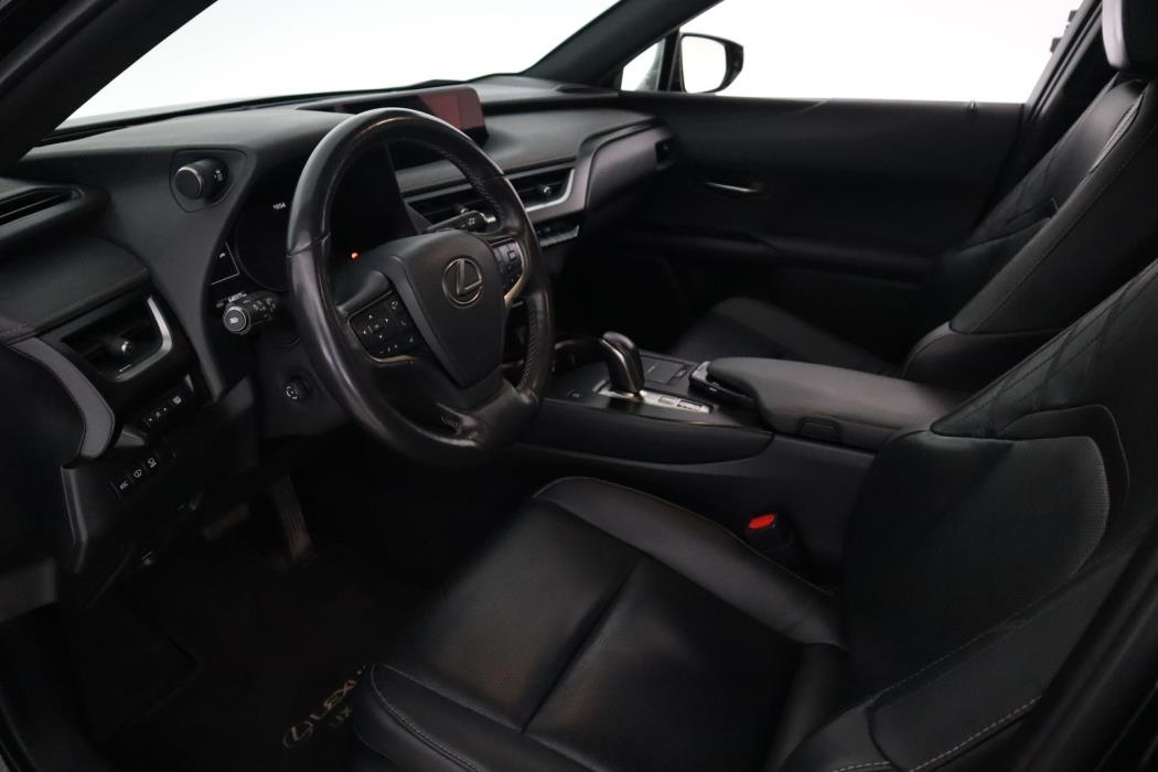 LEXUS UX 2021