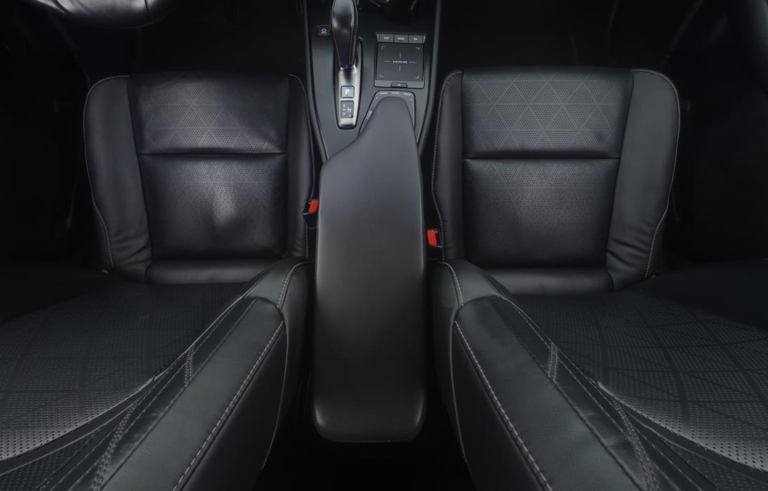 LEXUS UX 2021