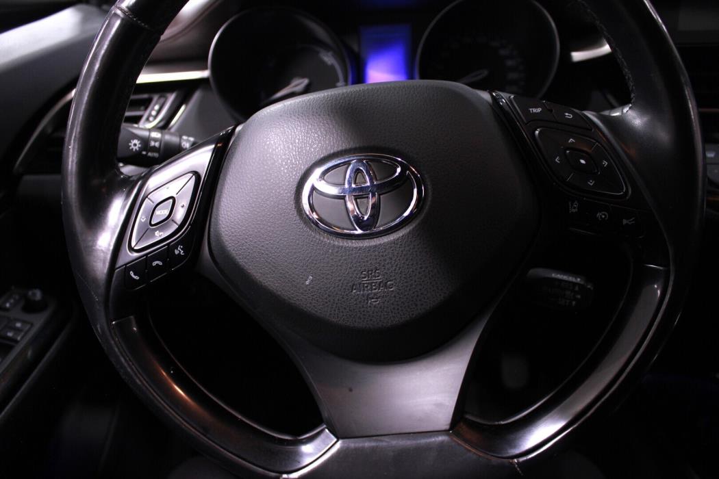 TOYOTA C-HR 2017