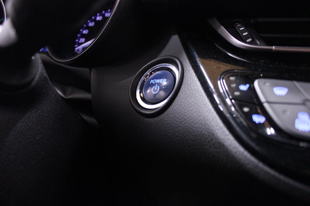 TOYOTA C-HR 2017