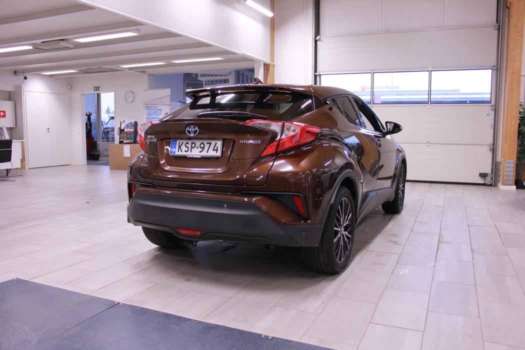 TOYOTA C-HR 2017