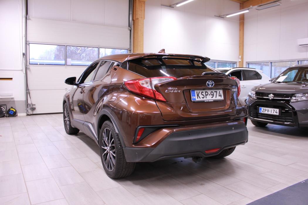 TOYOTA C-HR 2017