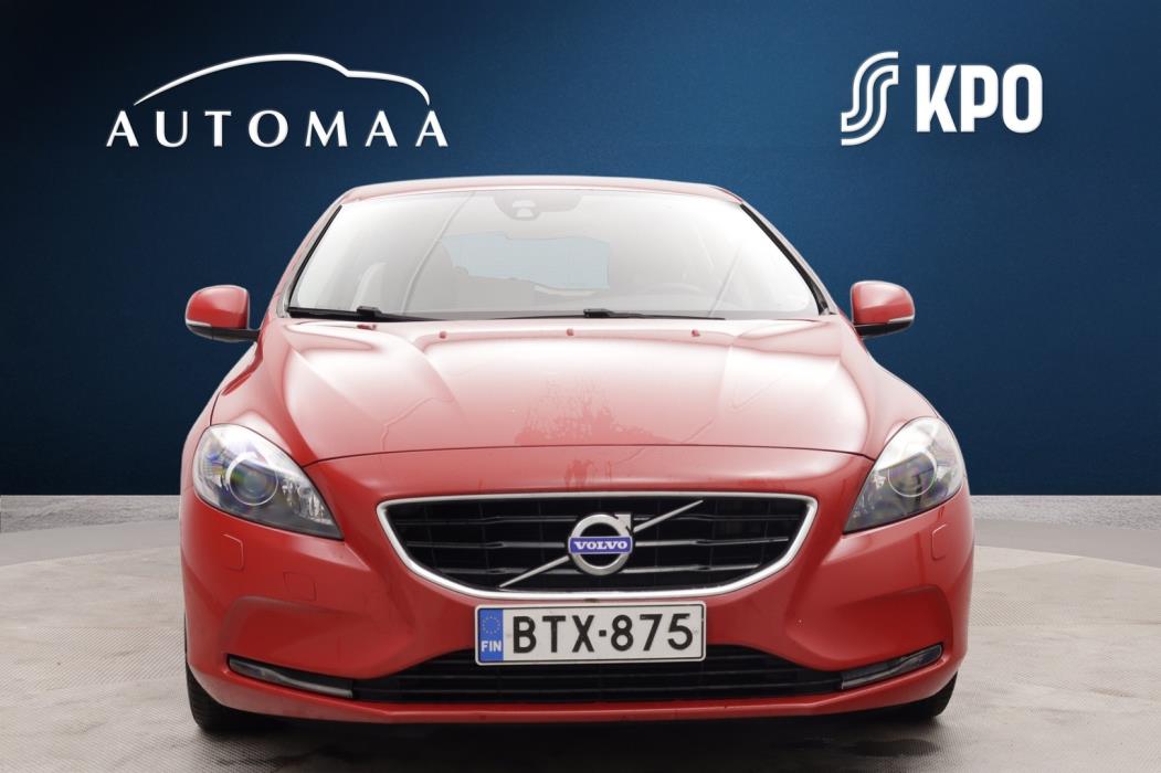 VOLVO V40 2015