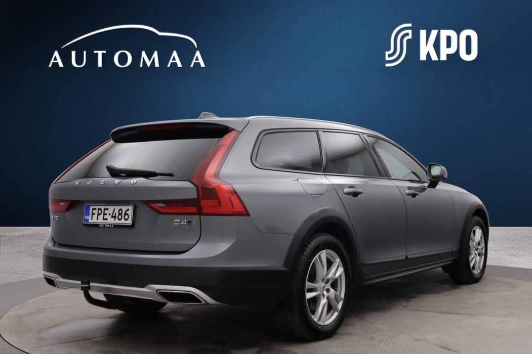 VOLVO V90 Cross Country 2018
