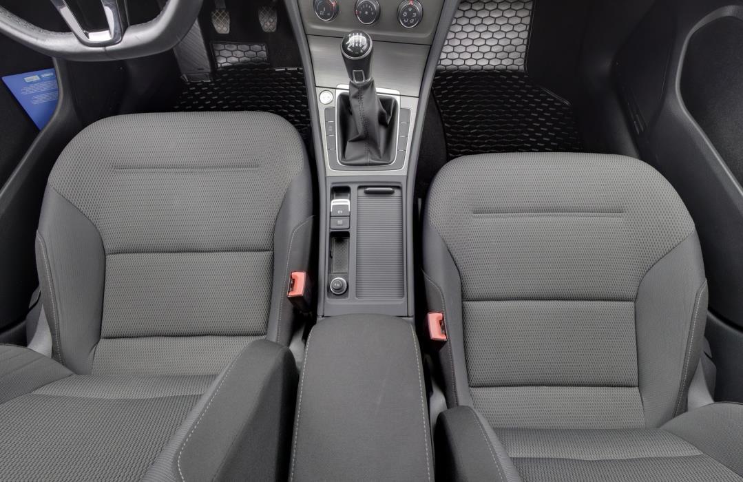 VOLKSWAGEN Golf 2013