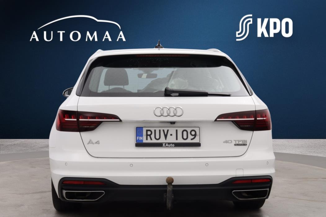 AUDI A4 2023
