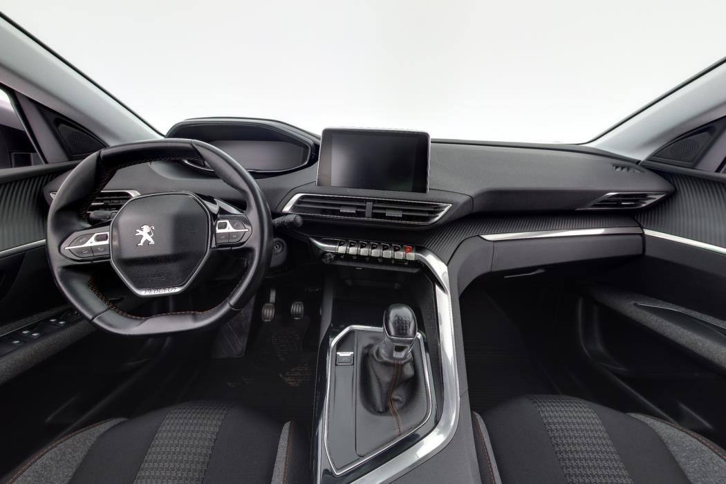 PEUGEOT 3008 2017
