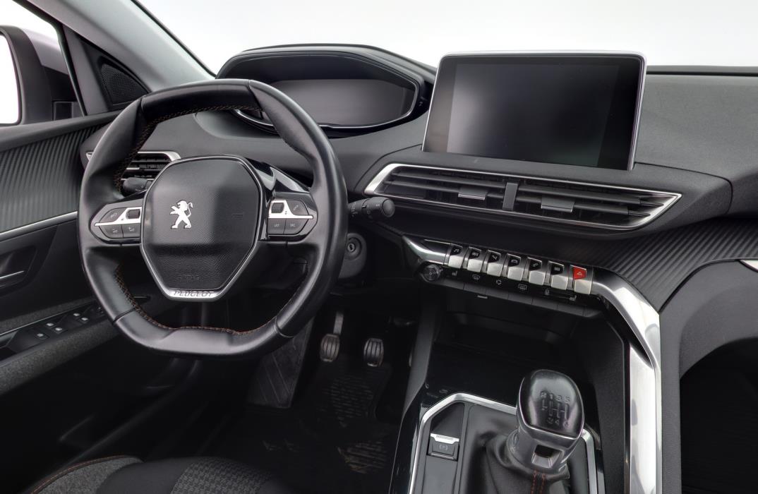 PEUGEOT 3008 2017