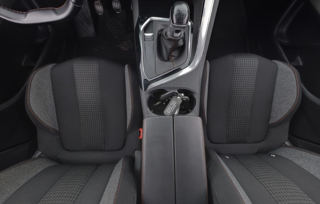 PEUGEOT 3008 2017