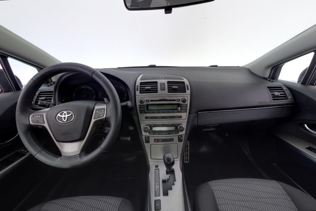 TOYOTA Avensis 2010