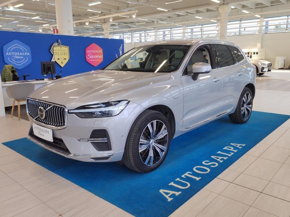 VOLVO XC60 2023