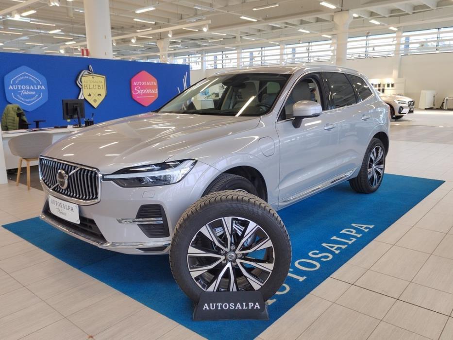 VOLVO XC60 2023