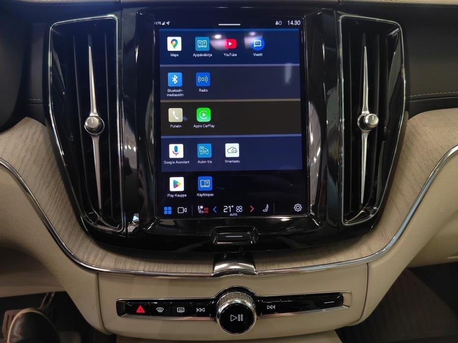 VOLVO XC60 2023