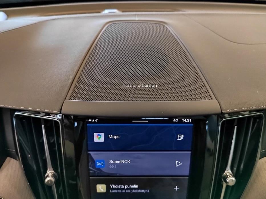 VOLVO XC60 2023