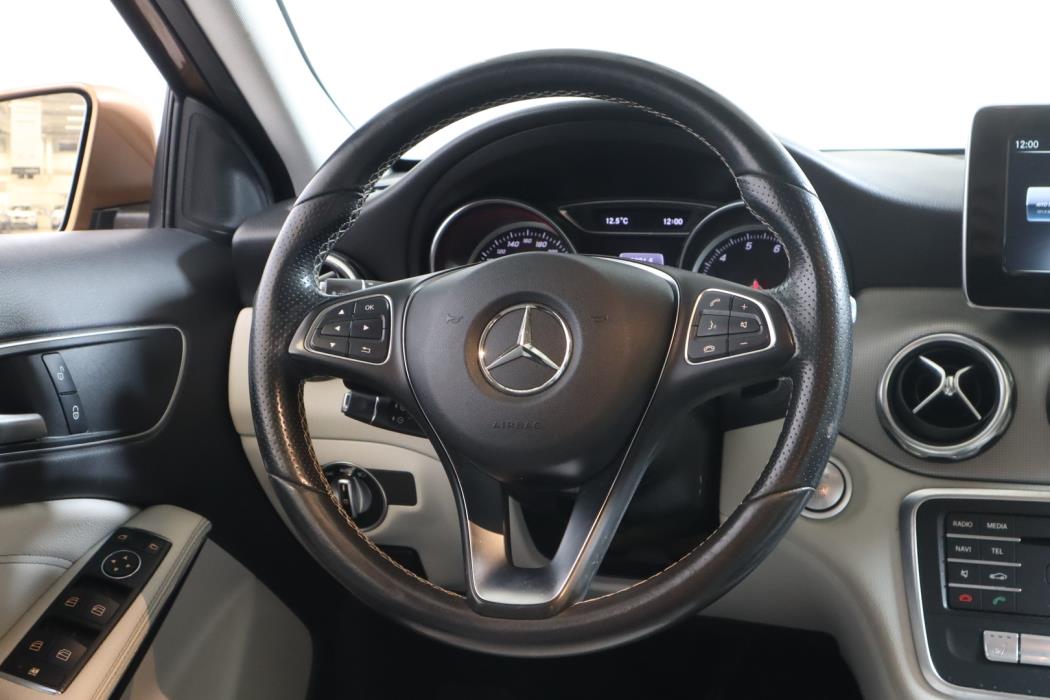 MERCEDES-BENZ GLA 2017