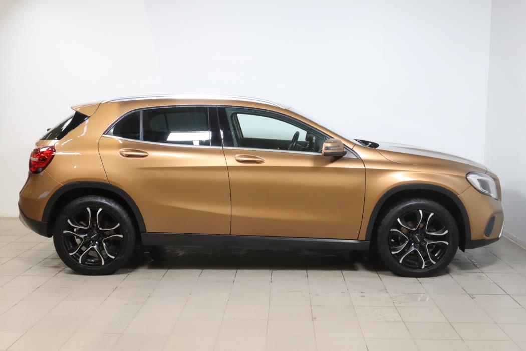 MERCEDES-BENZ GLA 2017