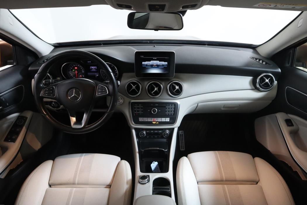 MERCEDES-BENZ GLA 2017