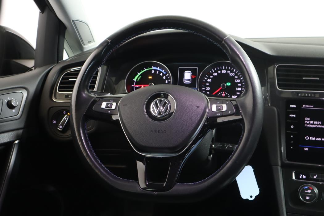 VOLKSWAGEN Golf 2020