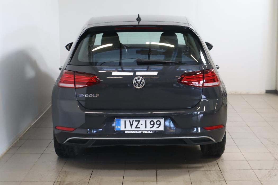 VOLKSWAGEN Golf 2020