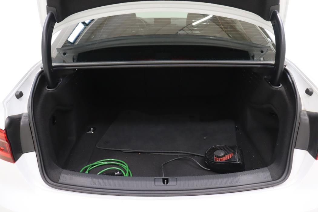 AUDI A4 2016