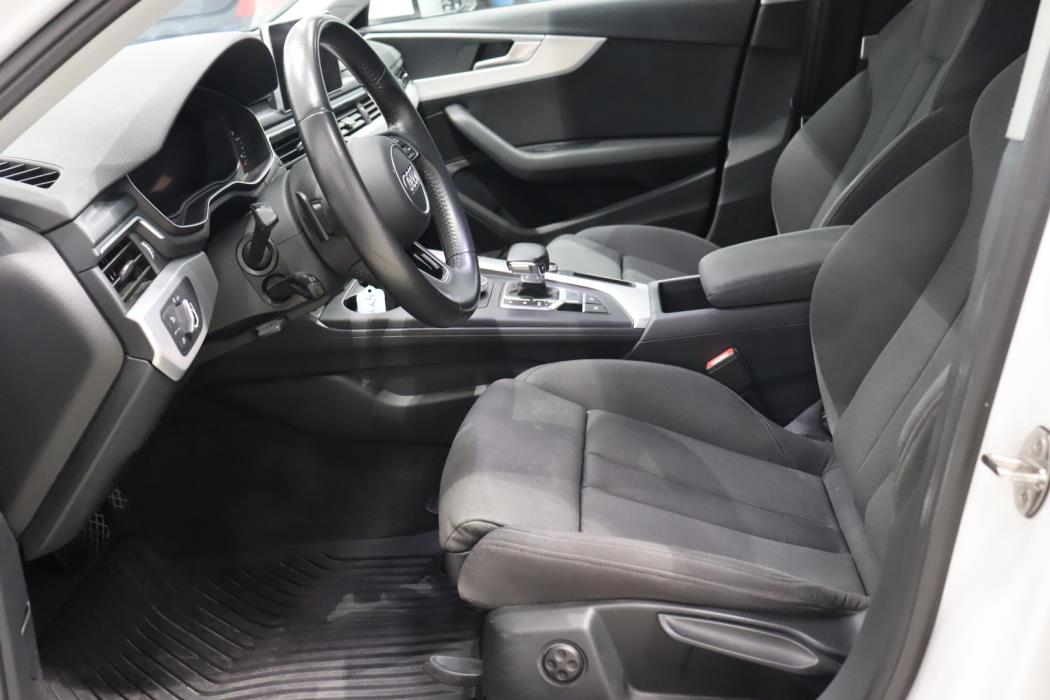 AUDI A4 2016