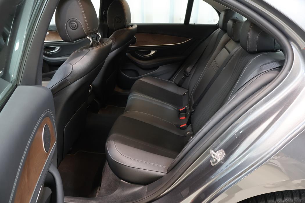 MERCEDES-BENZ E 2017