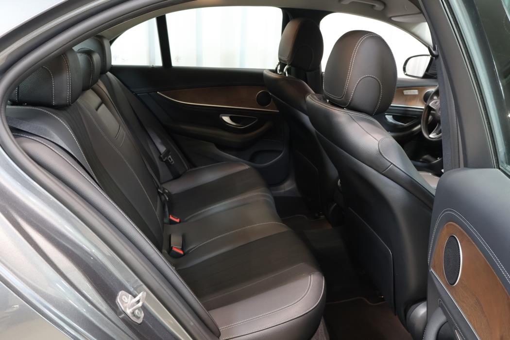 MERCEDES-BENZ E 2017
