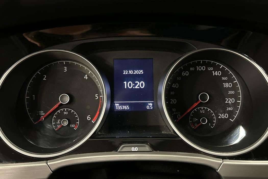 VOLKSWAGEN Touran 2019