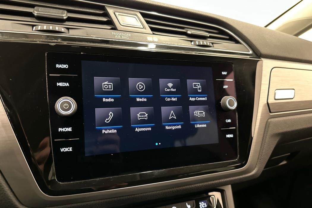 VOLKSWAGEN Touran 2019