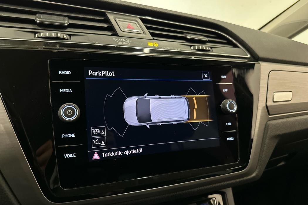 VOLKSWAGEN Touran 2019