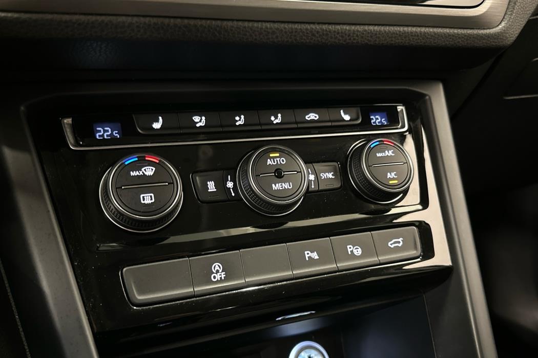 VOLKSWAGEN Touran 2019