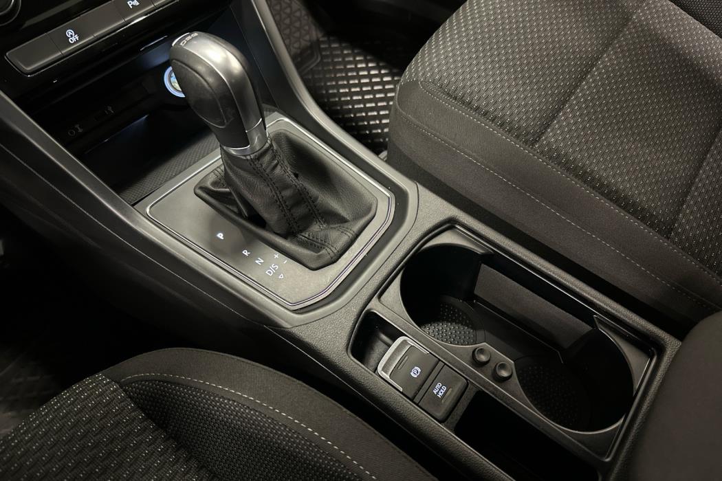 VOLKSWAGEN Touran 2019
