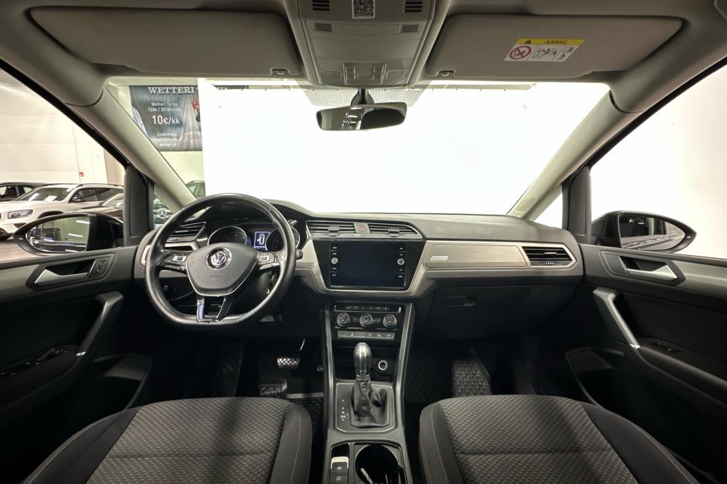 VOLKSWAGEN Touran 2019