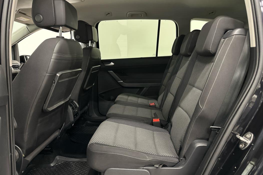 VOLKSWAGEN Touran 2019