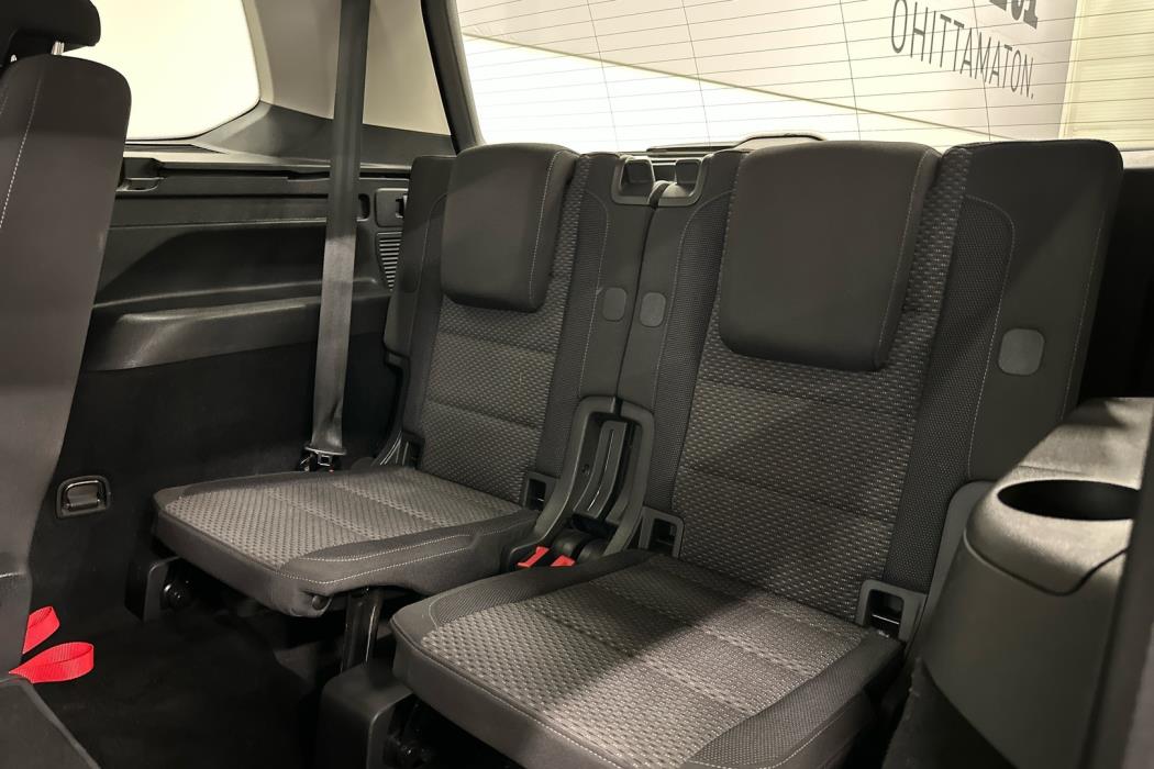 VOLKSWAGEN Touran 2019