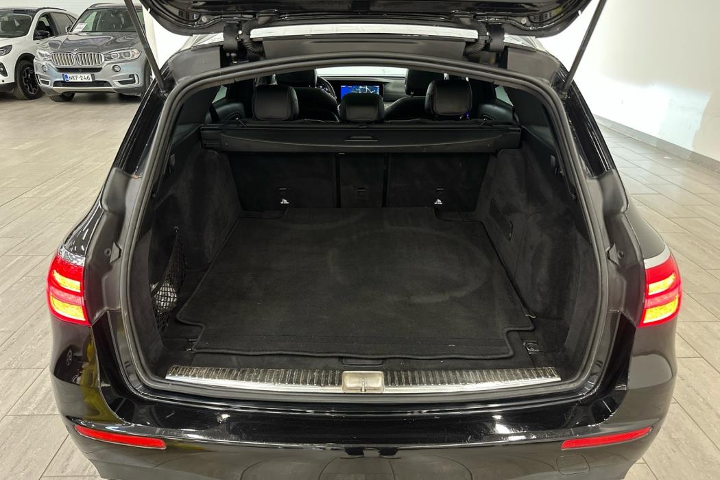 MERCEDES-BENZ E 2018