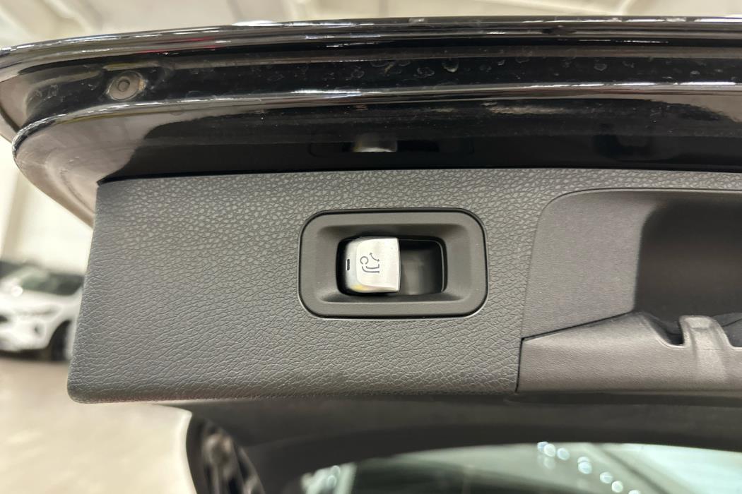 MERCEDES-BENZ E 2018